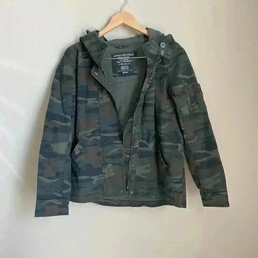 American Eagle AE-177‎ Camo Embroidered LOVE Floral Jacket Size Medium